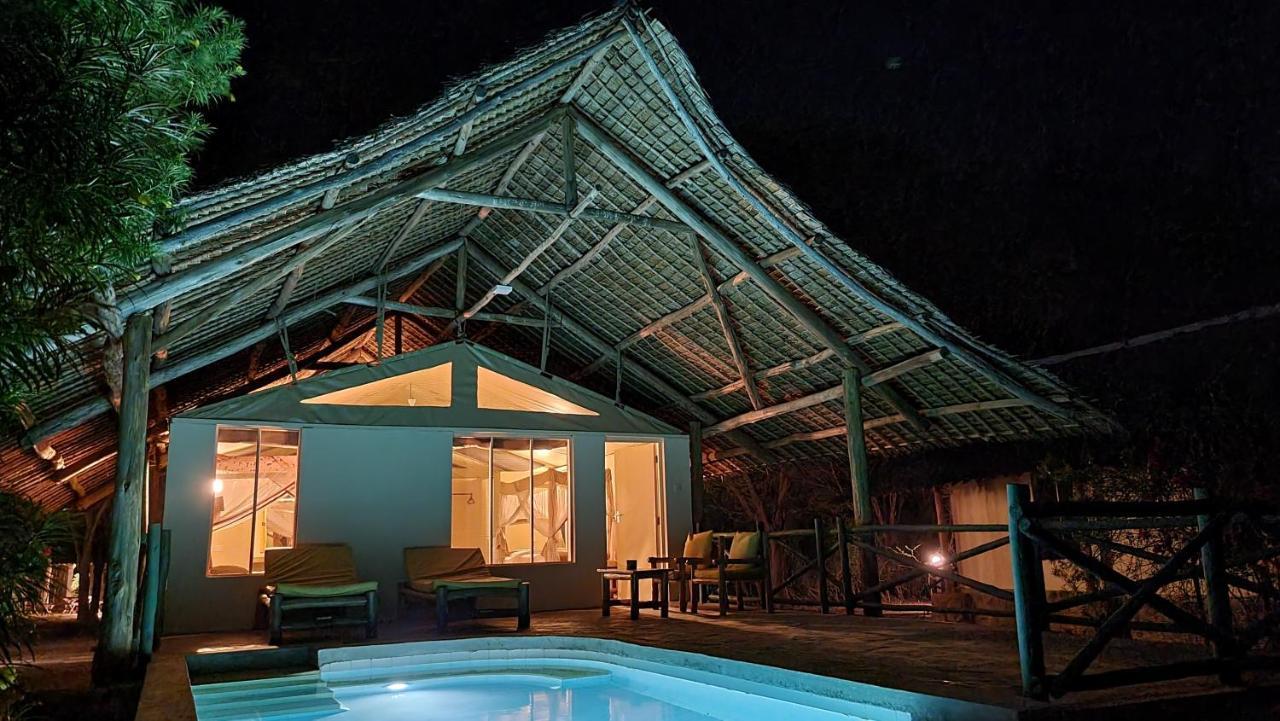 Hotel Manyatta Camp Voi Zewnętrze zdjęcie