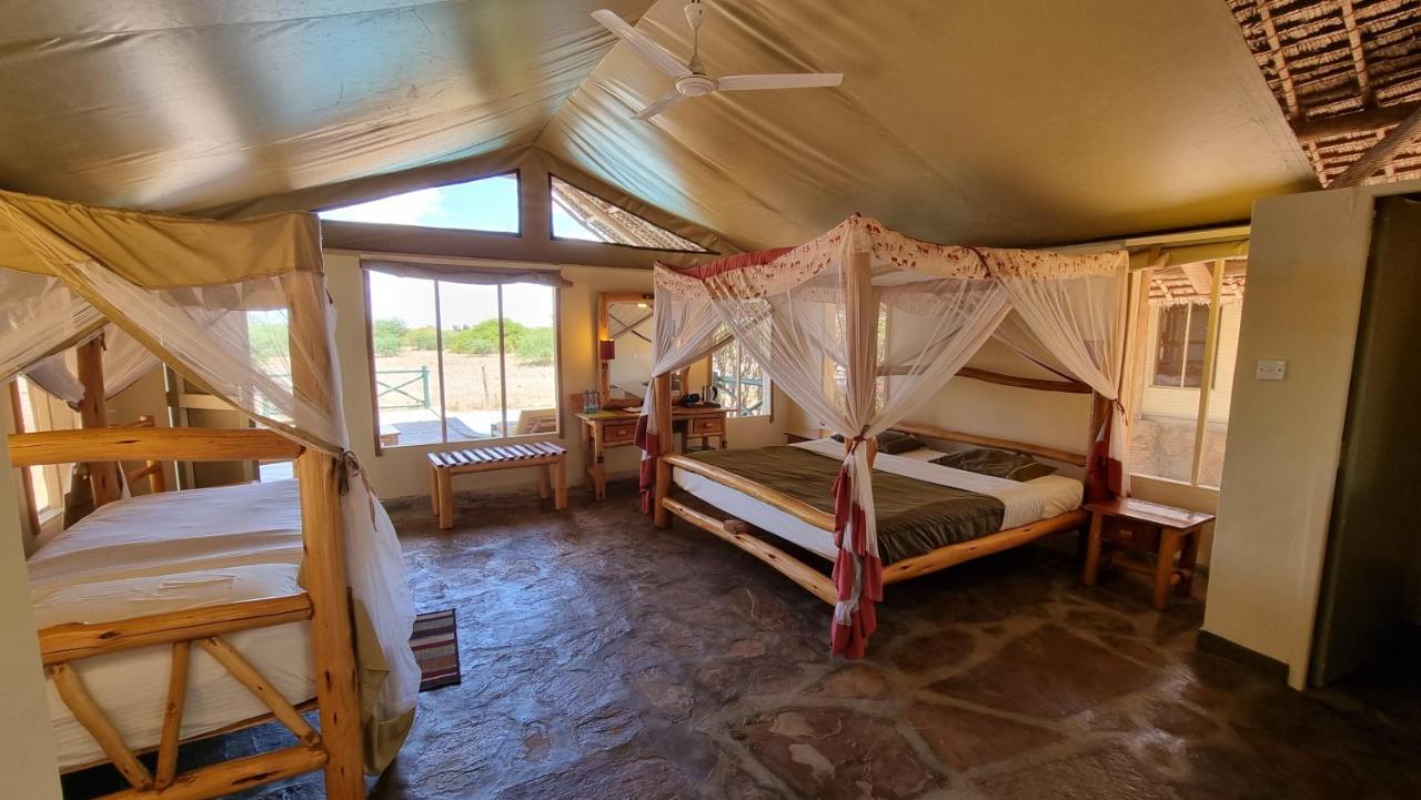 Hotel Manyatta Camp Voi Zewnętrze zdjęcie