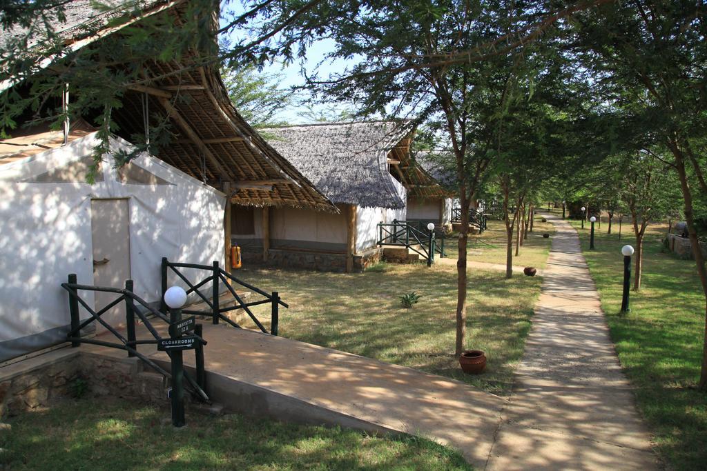 Hotel Manyatta Camp Voi Zewnętrze zdjęcie