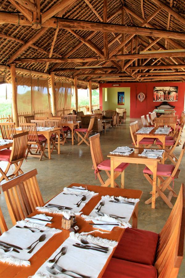 Hotel Manyatta Camp Voi Zewnętrze zdjęcie