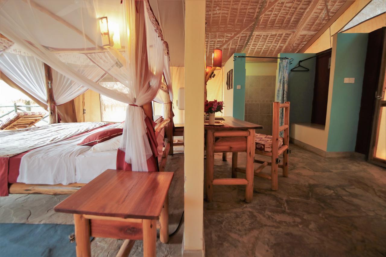 Hotel Manyatta Camp Voi Zewnętrze zdjęcie